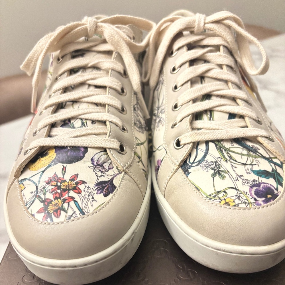 Mens Gucci leather floral sneaker  US 10.5